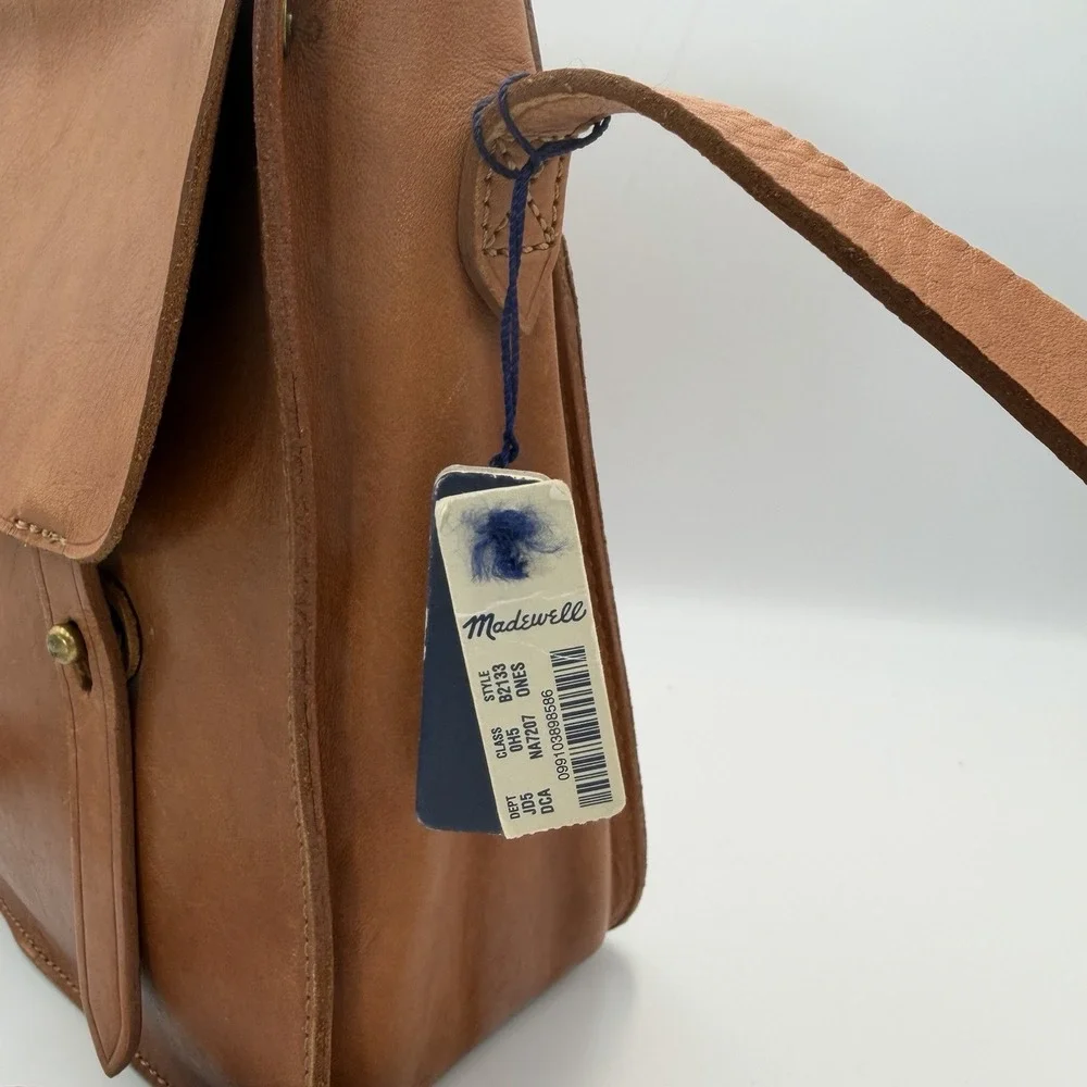 NWT Madewell Watertower Messenger Bag British Tan